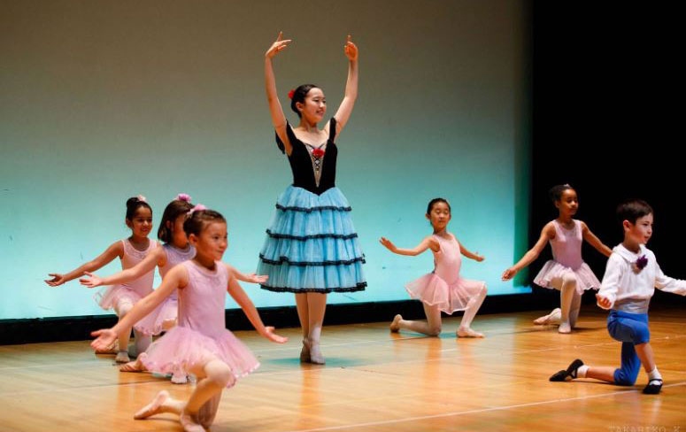 A Stage Full of Colors - 2018 Ballet Club Mini-Spring Recital