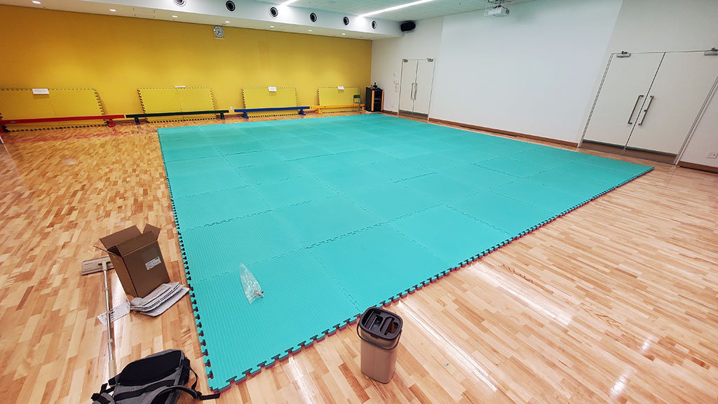 The secret to clean mats? Regular swipe with a weak bleach solution, followed by thorough rinses and a final alcohol wipe.