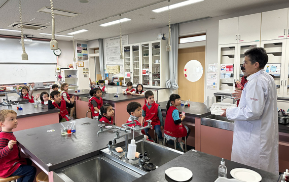 Montessori Students Visit the Chemistry Laboratory